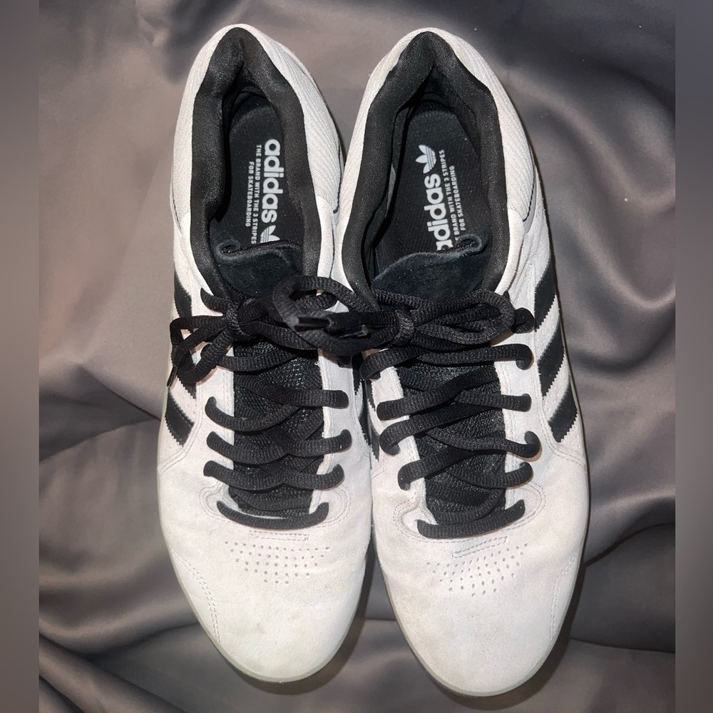 Adidas Men's Black and grey Tyshawn Sneakers - Picture 2 of 6